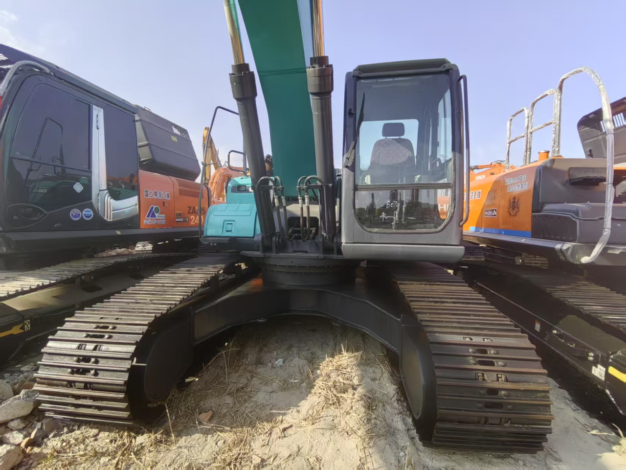KOBELCO SK210-8 - Mini bager: slika 2 KOBELCO SK210-8 - Mini bager: slika 2
