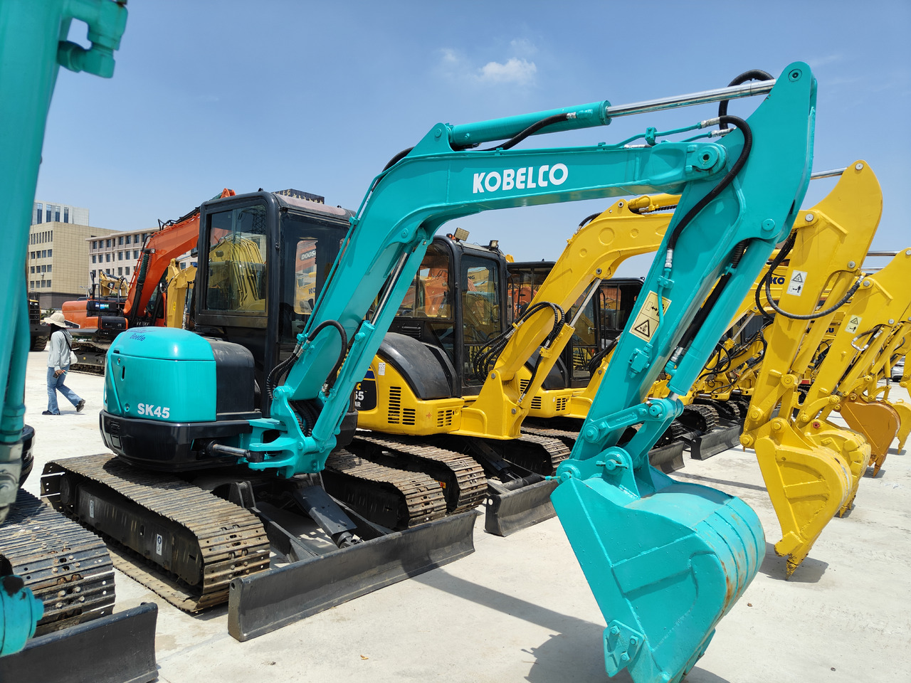 KOBELCO SK45 - Mini bager: slika 3 KOBELCO SK45 - Mini bager: slika 3