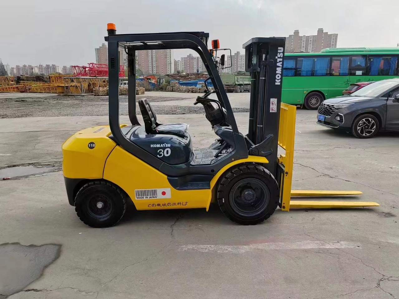 KOMATSU 3-ton - Dizel viljuškar: slika 1 KOMATSU 3-ton - Dizel viljuškar: slika 1