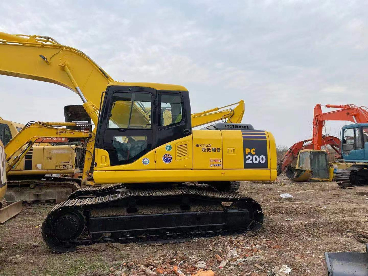 KOMATSU PC200-7 - Bager guseničar: slika 1 KOMATSU PC200-7 - Bager guseničar: slika 1