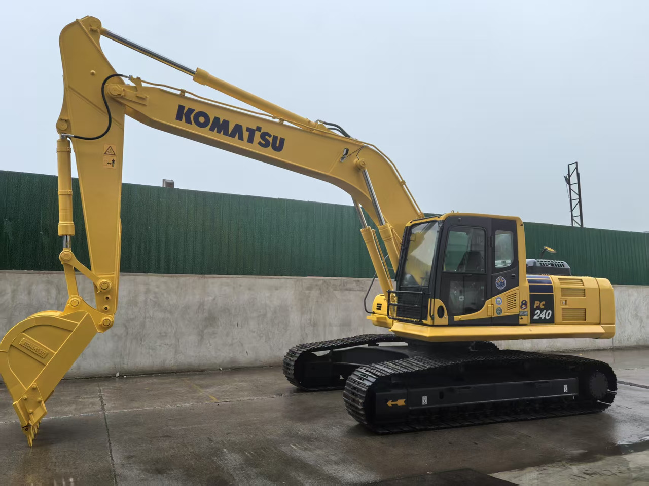 KOMATSU PC240LC-8M0 - Bager guseničar: slika 3 KOMATSU PC240LC-8M0 - Bager guseničar: slika 3