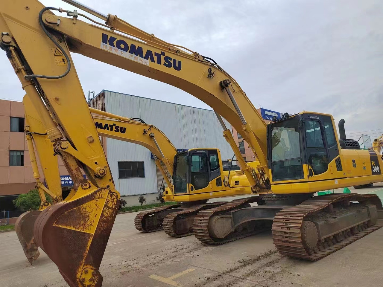 KOMATSU PC300-8 - Bager guseničar: slika 1 KOMATSU PC300-8 - Bager guseničar: slika 1