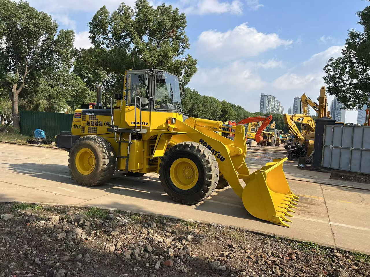 KOMATSU WA320-3 - Utovarivač točkaš: slika 2 KOMATSU WA320-3 - Utovarivač točkaš: slika 2
