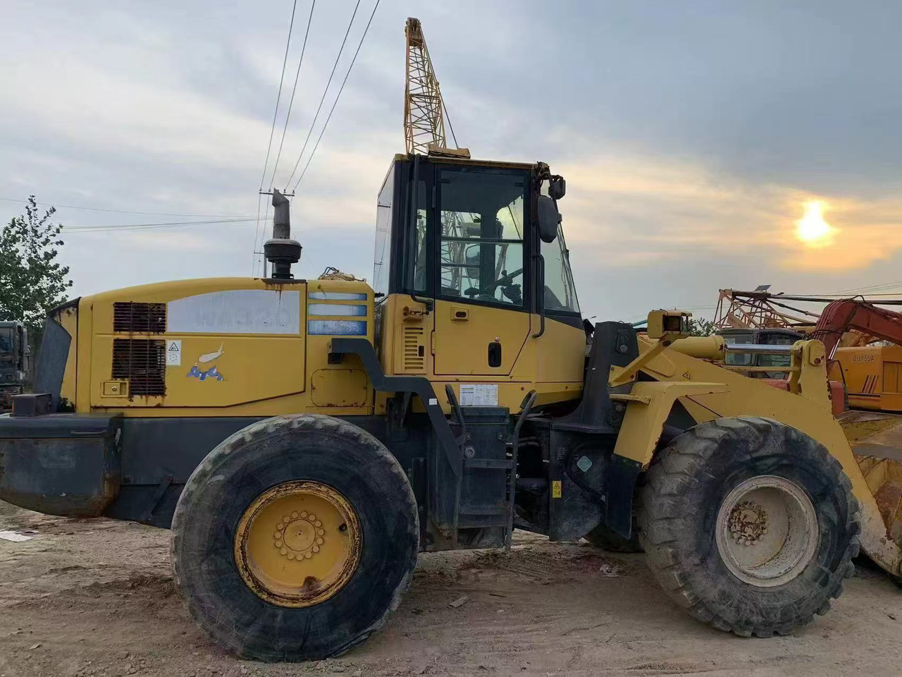 KOMATSU WA320-5 - Utovarivač točkaš: slika 2 KOMATSU WA320-5 - Utovarivač točkaš: slika 2