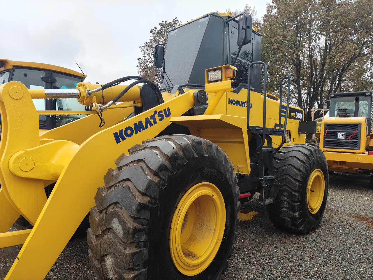 KOMATSU WA380-3 - Utovarivač točkaš: slika 4 KOMATSU WA380-3 - Utovarivač točkaš: slika 4
