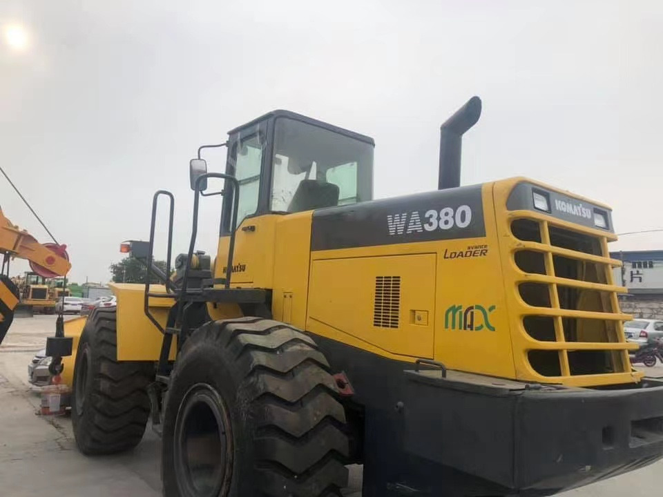 KOMATSU WA380-3 - Utovarivač točkaš: slika 2 KOMATSU WA380-3 - Utovarivač točkaš: slika 2