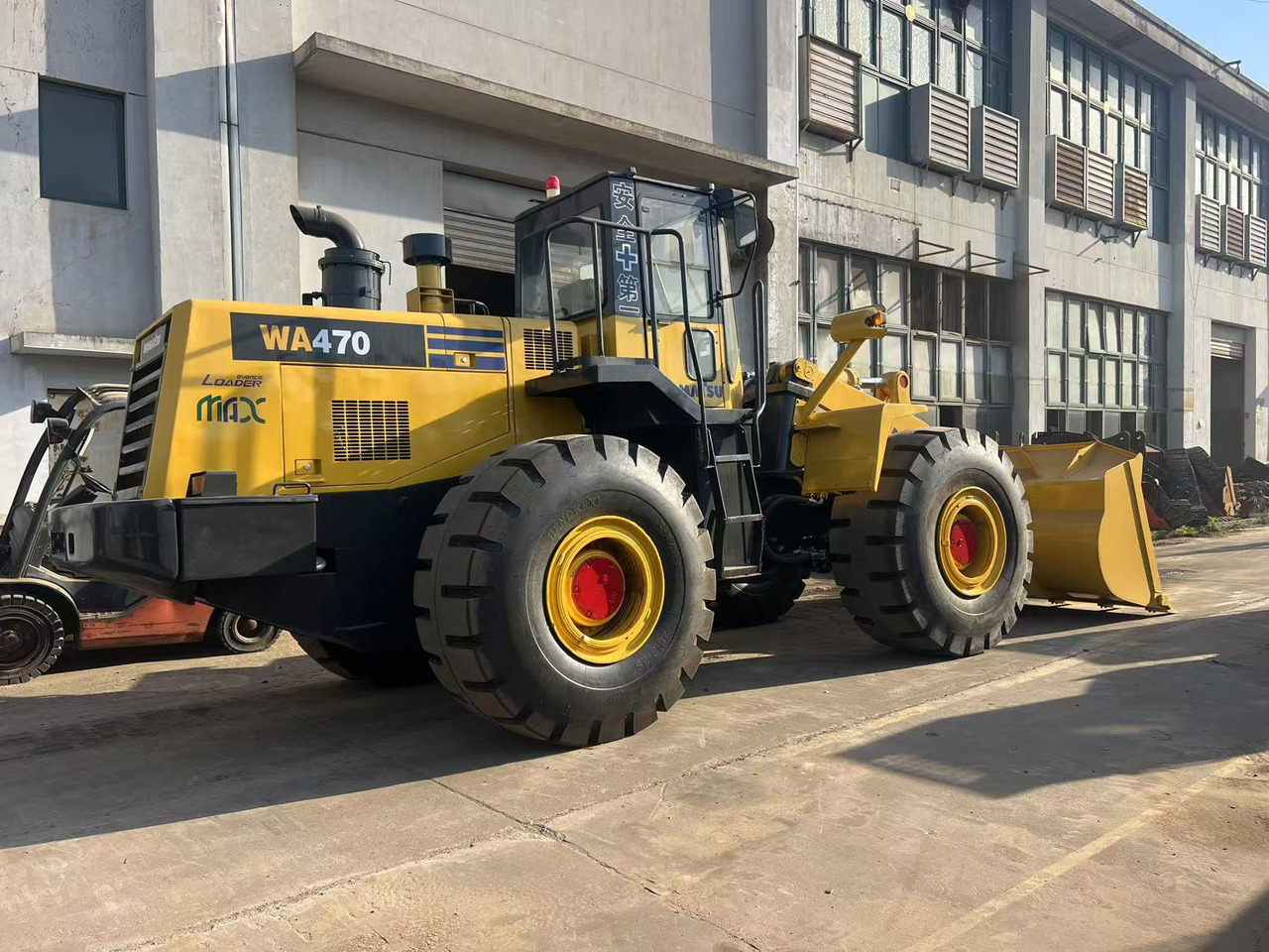 KOMATSU WA470-3 - Utovarivač točkaš: slika 5 KOMATSU WA470-3 - Utovarivač točkaš: slika 5