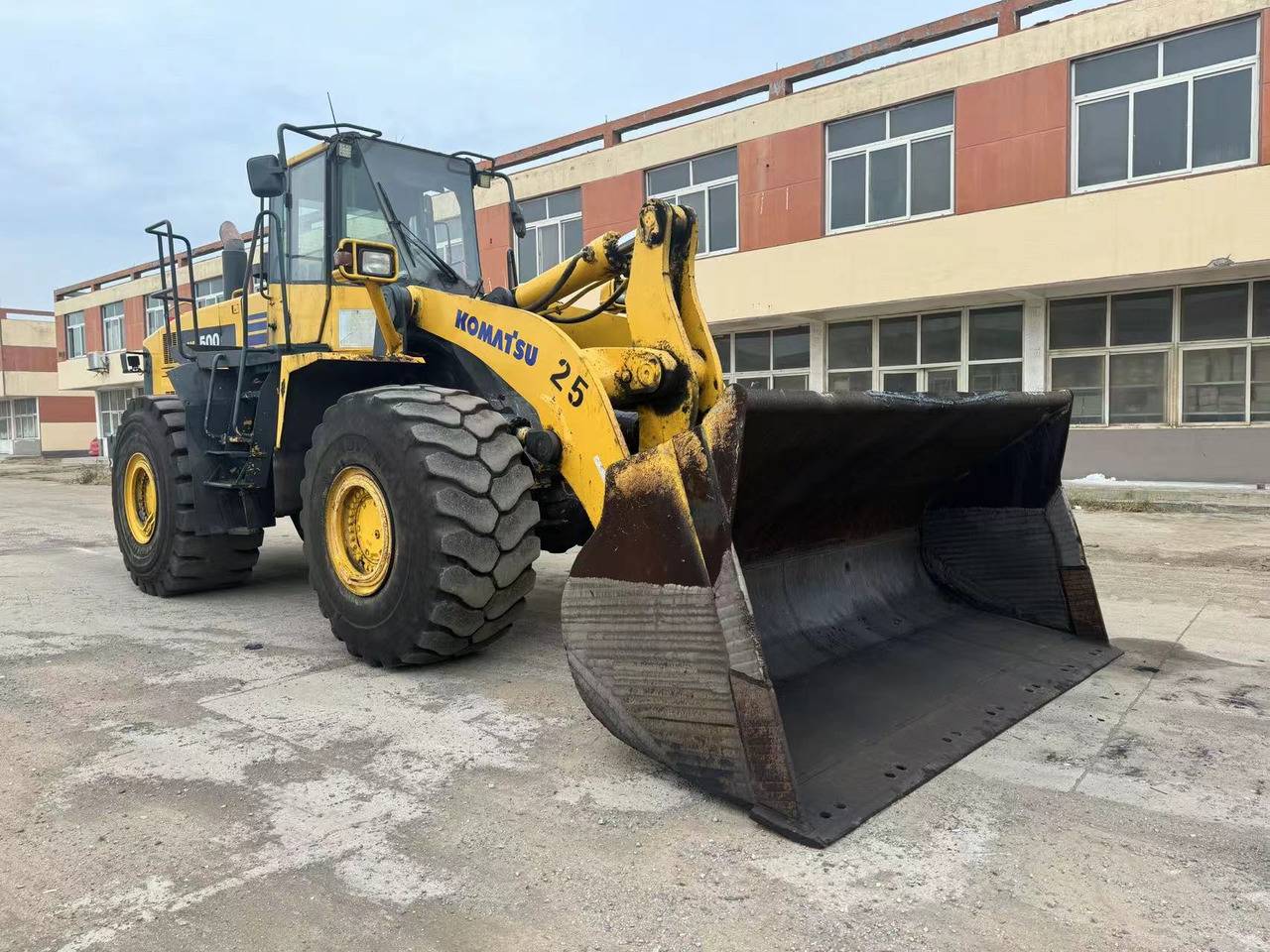 KOMATSU WA500-6 - Utovarivač točkaš: slika 5 KOMATSU WA500-6 - Utovarivač točkaš: slika 5