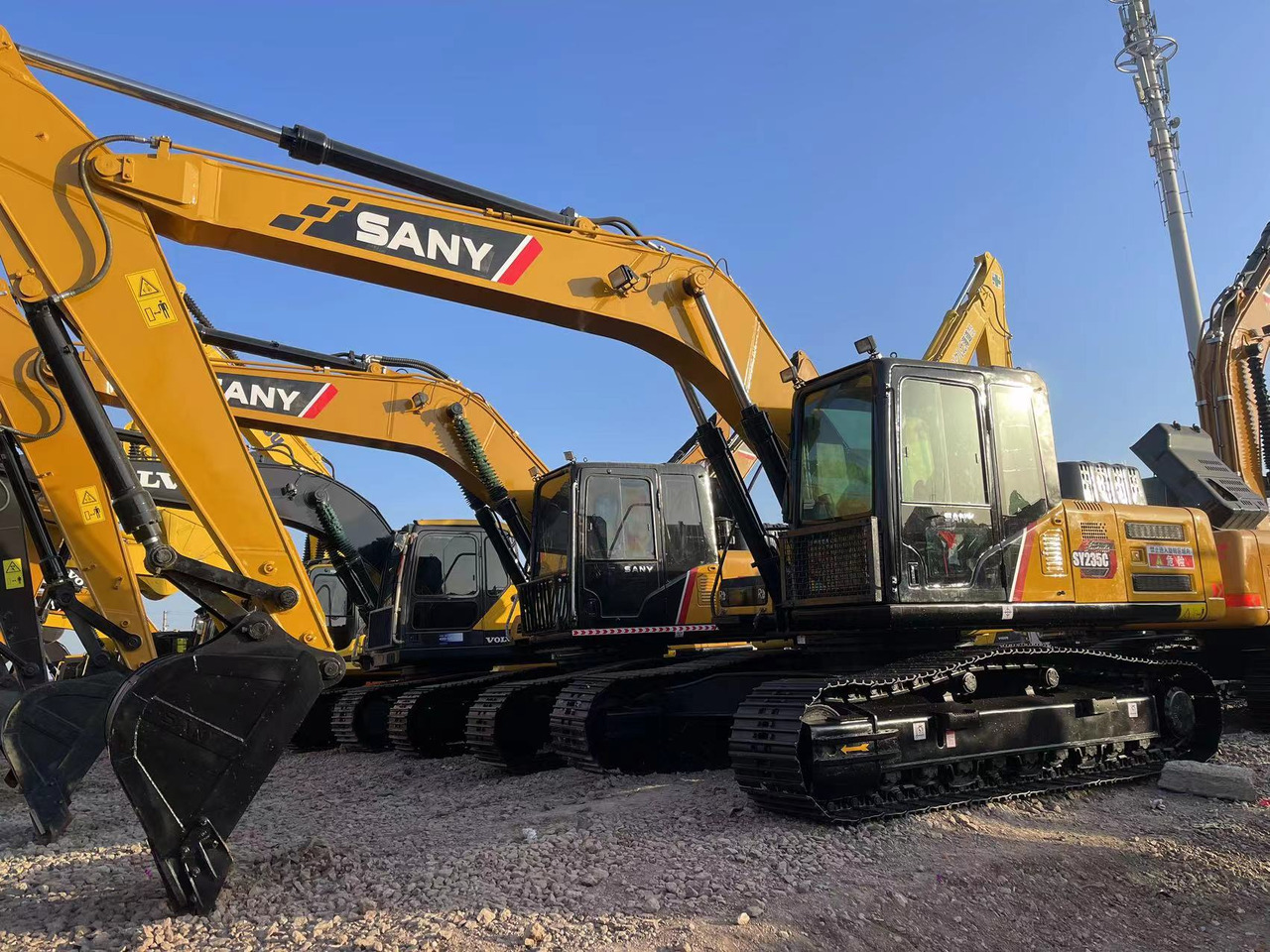 SANY SY235C - Bager guseničar: slika 1 SANY SY235C - Bager guseničar: slika 1