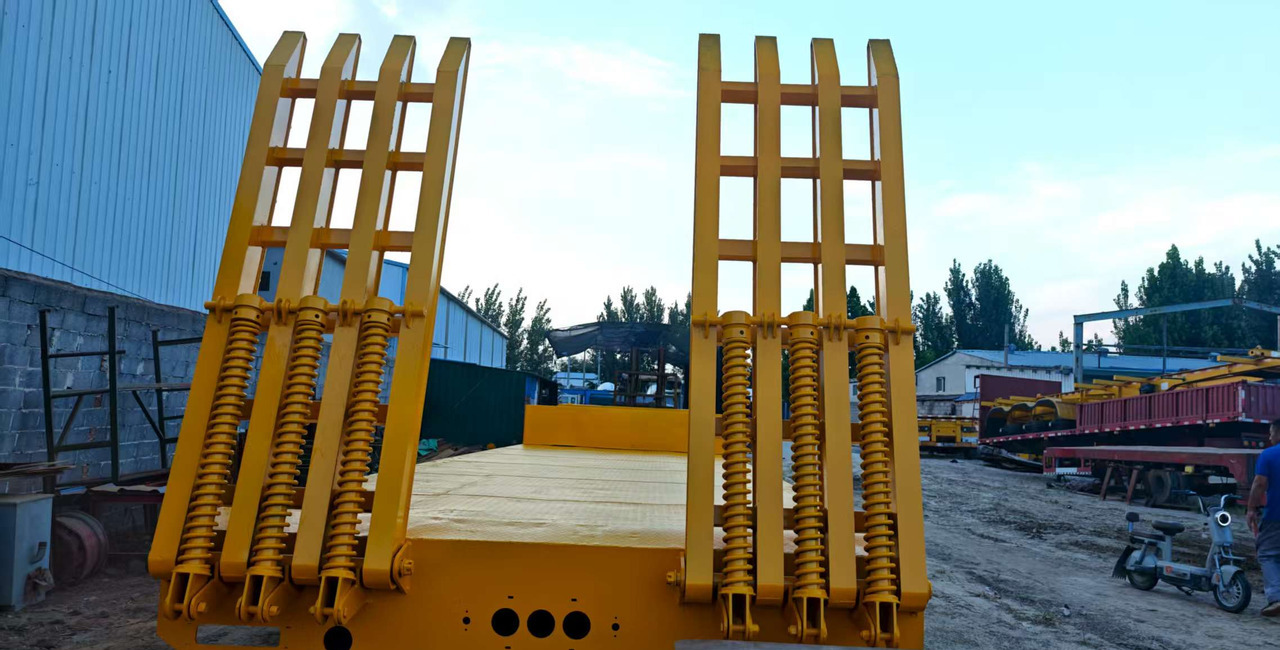 Trailer - Prikolica za prevoz kontejnera/ Prikolica sa promenjivim sandukom: slika 3 Trailer - Prikolica za prevoz kontejnera/ Prikolica sa promenjivim sandukom: slika 3