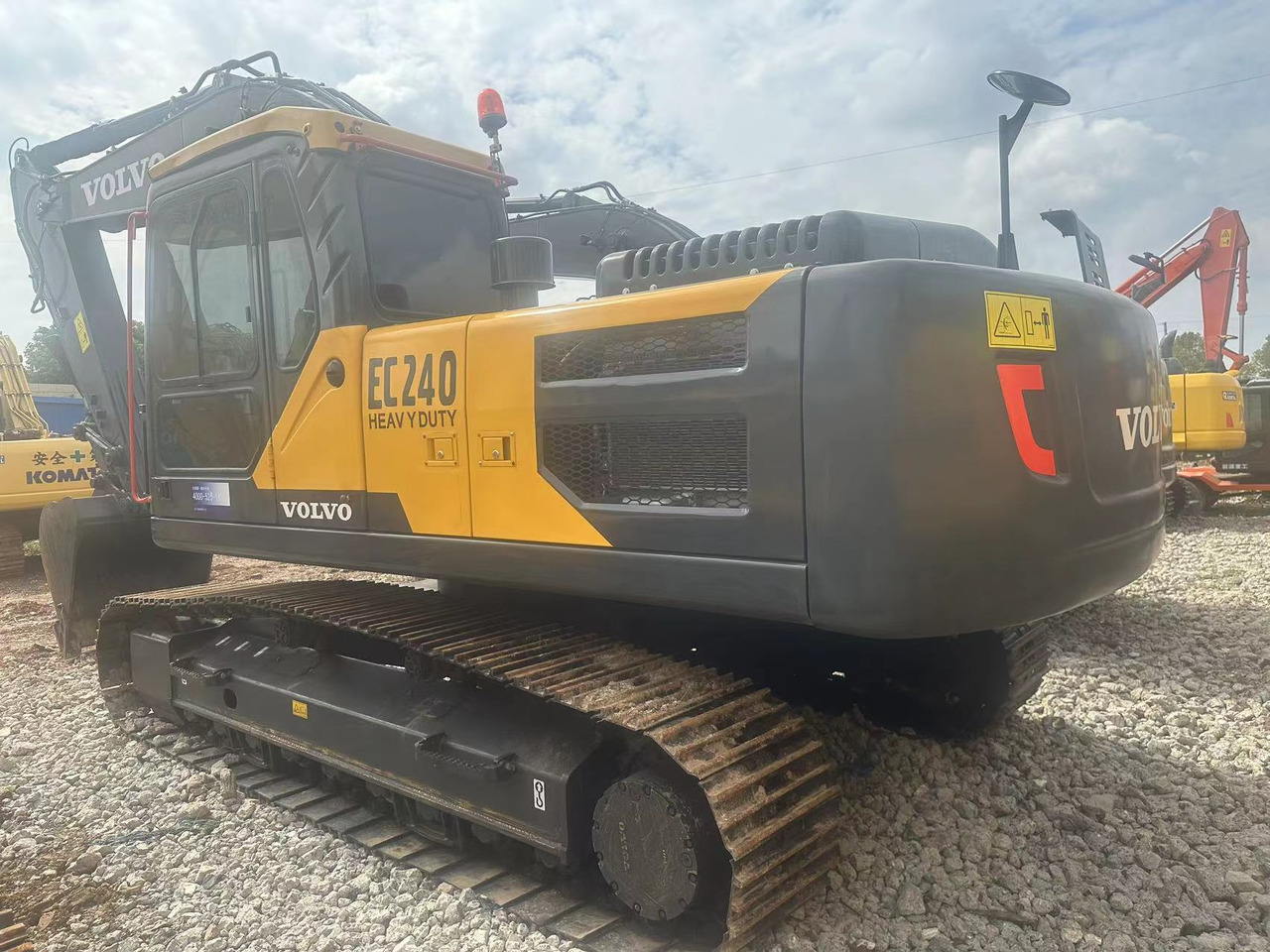 VOLVO EC240 - Bager guseničar: slika 1 VOLVO EC240 - Bager guseničar: slika 1