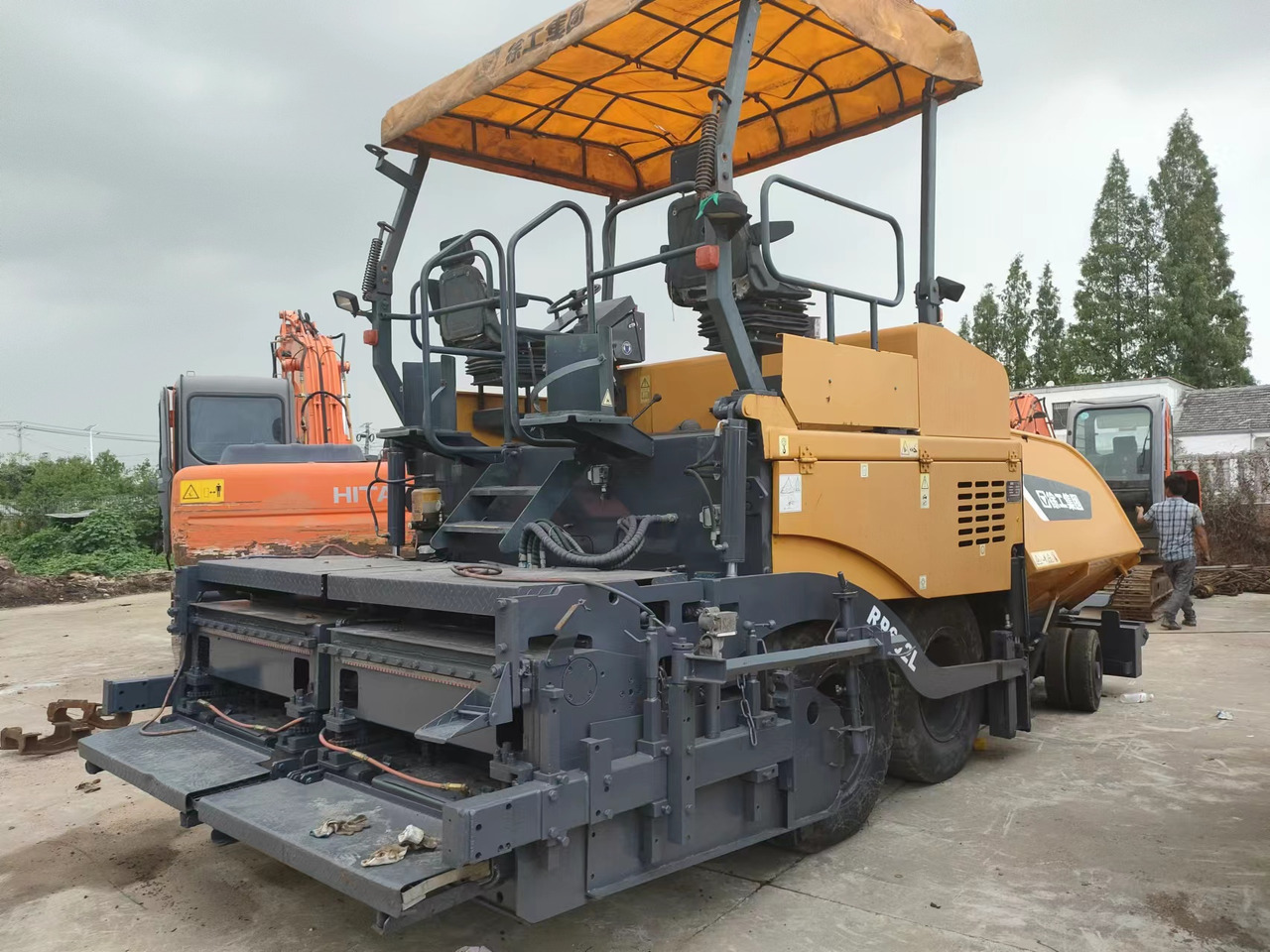 XCMG RP602 - Asfaltni finišer: slika 2 XCMG RP602 - Asfaltni finišer: slika 2