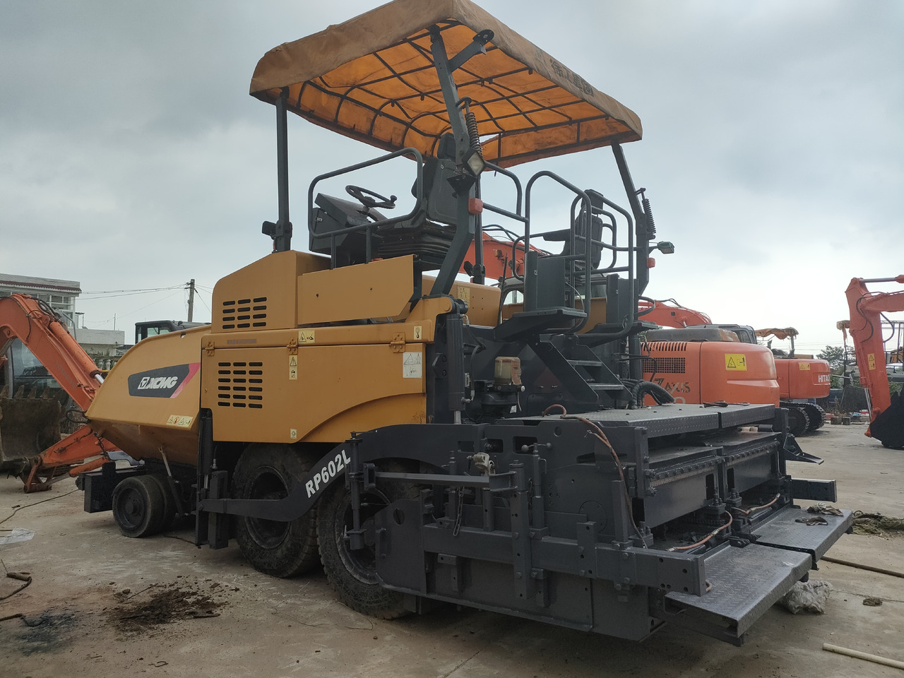 XCMG RP602L - Asfaltni finišer: slika 1 XCMG RP602L - Asfaltni finišer: slika 1