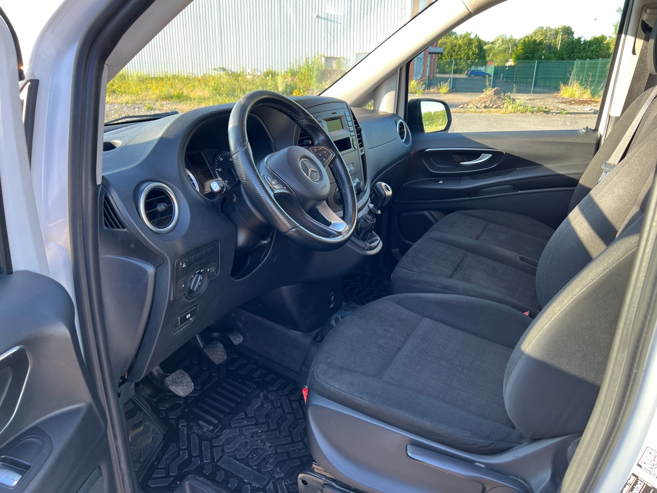 MERCEDES-BENZ VITO 109 Fourgon 1.6 BlueTEC Long Utilitaire - Furgon: slika 3 MERCEDES-BENZ VITO 109 Fourgon 1.6 BlueTEC Long Utilitaire - Furgon: slika 3