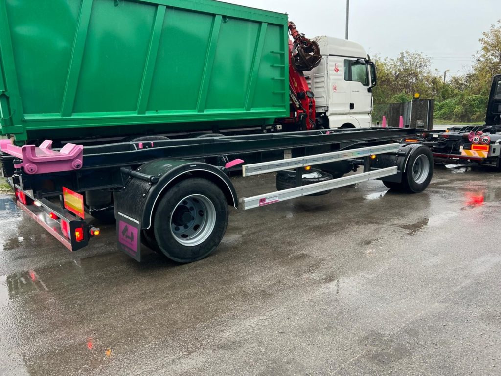 ATLAS RIMORCHIO ATLAS SCARRABILE - Abrol/ Autopodizač prikolica: slika 4 ATLAS RIMORCHIO ATLAS SCARRABILE - Abrol/ Autopodizač prikolica: slika 4