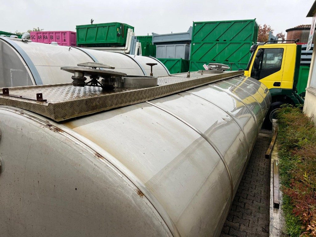 CISTERNA USATA NON SCARRABILE IN ACCIAIO INOX - Tank kontejner: slika 4 CISTERNA USATA NON SCARRABILE IN ACCIAIO INOX - Tank kontejner: slika 4
