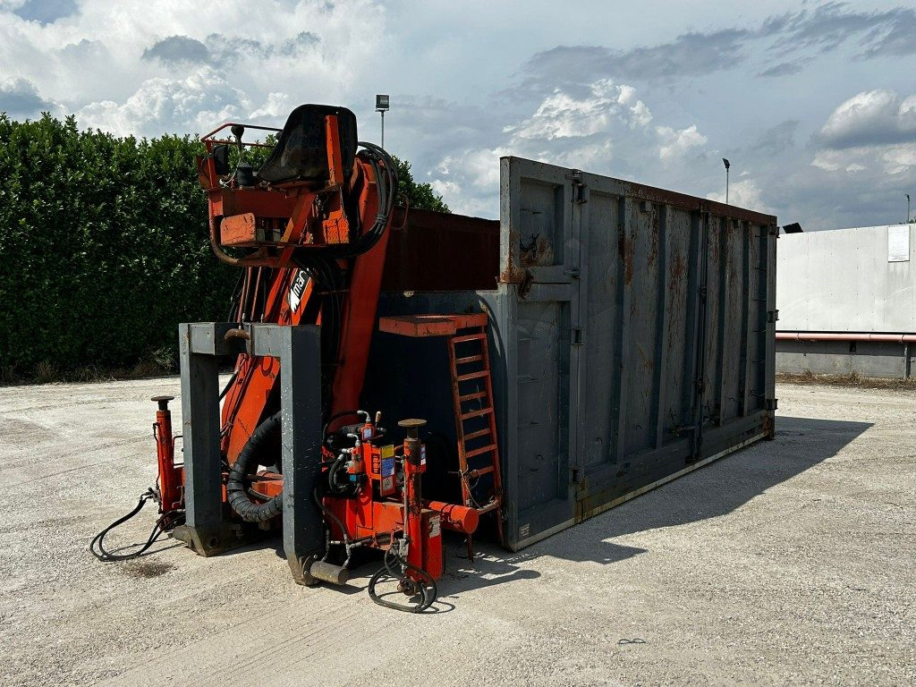 CONTAINER SCARRABILE USATO A CIELO APERTO CON GRU - Abrol kontejner: slika 1 CONTAINER SCARRABILE USATO A CIELO APERTO CON GRU - Abrol kontejner: slika 1