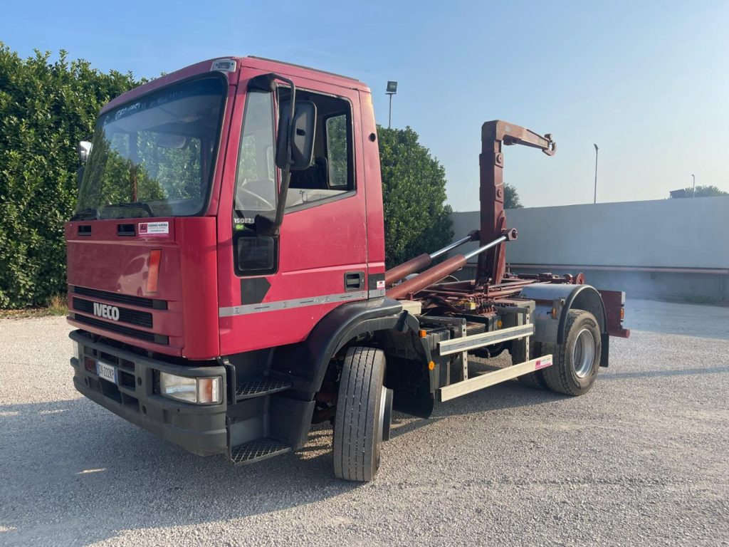 FIAT IVECO EUROCARGO 150E23 - Kamion sa hidrauličnom kukom: slika 1 FIAT IVECO EUROCARGO 150E23 - Kamion sa hidrauličnom kukom: slika 1