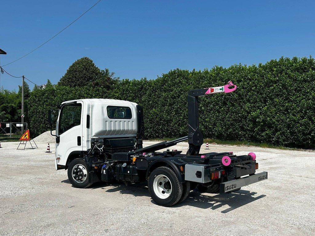 ISUZU P75 NUOVO SCARRABILE - Kamion sa hidrauličnom kukom: slika 5 ISUZU P75 NUOVO SCARRABILE - Kamion sa hidrauličnom kukom: slika 5