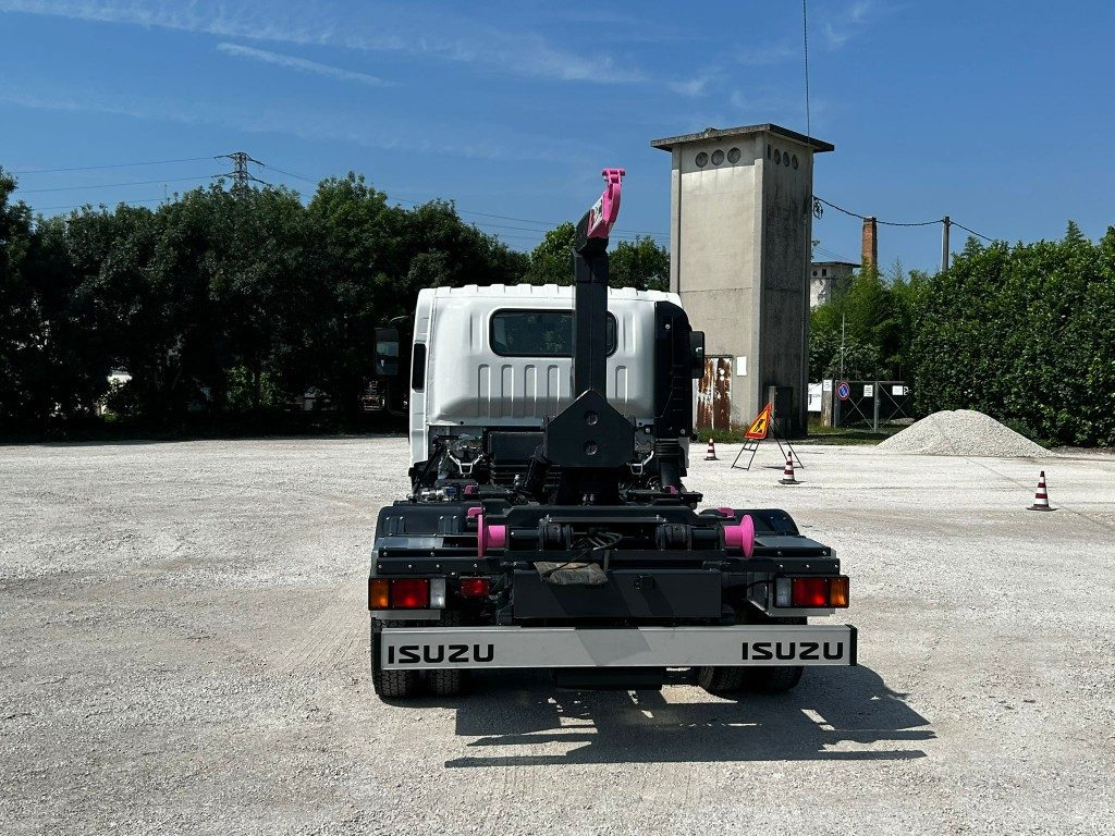 ISUZU P75 NUOVO SCARRABILE - Kamion sa hidrauličnom kukom: slika 4 ISUZU P75 NUOVO SCARRABILE - Kamion sa hidrauličnom kukom: slika 4