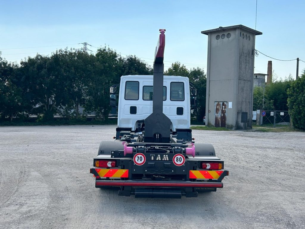 IVECO 120EL22 CON SCARRABILE NUOVO - Kamion sa hidrauličnom kukom: slika 5 IVECO 120EL22 CON SCARRABILE NUOVO - Kamion sa hidrauličnom kukom: slika 5