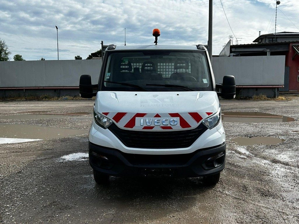IVECO DAILY 35.140 RIBALTABILE - Dostavno vozilo istovarivač: slika 2 IVECO DAILY 35.140 RIBALTABILE - Dostavno vozilo istovarivač: slika 2