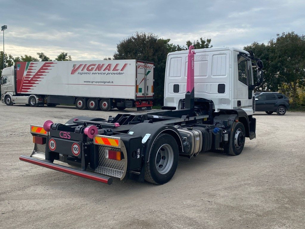 IVECO EUROCARGO 120E25 SCARRABILE - Kamion sa hidrauličnom kukom: slika 4 IVECO EUROCARGO 120E25 SCARRABILE - Kamion sa hidrauličnom kukom: slika 4