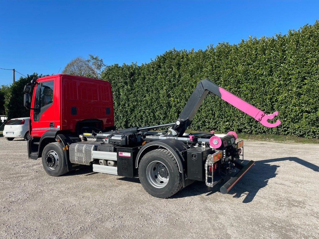IVECO EUROCARGO 160E SCARRABILE - Kamion sa hidrauličnom kukom: slika 3 IVECO EUROCARGO 160E SCARRABILE - Kamion sa hidrauličnom kukom: slika 3
