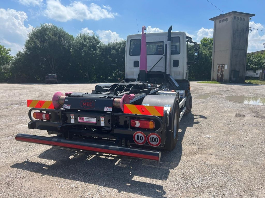 IVECO EUROCARGO 160E25 SCARRABILE - Kamion sa hidrauličnom kukom: slika 4 IVECO EUROCARGO 160E25 SCARRABILE - Kamion sa hidrauličnom kukom: slika 4