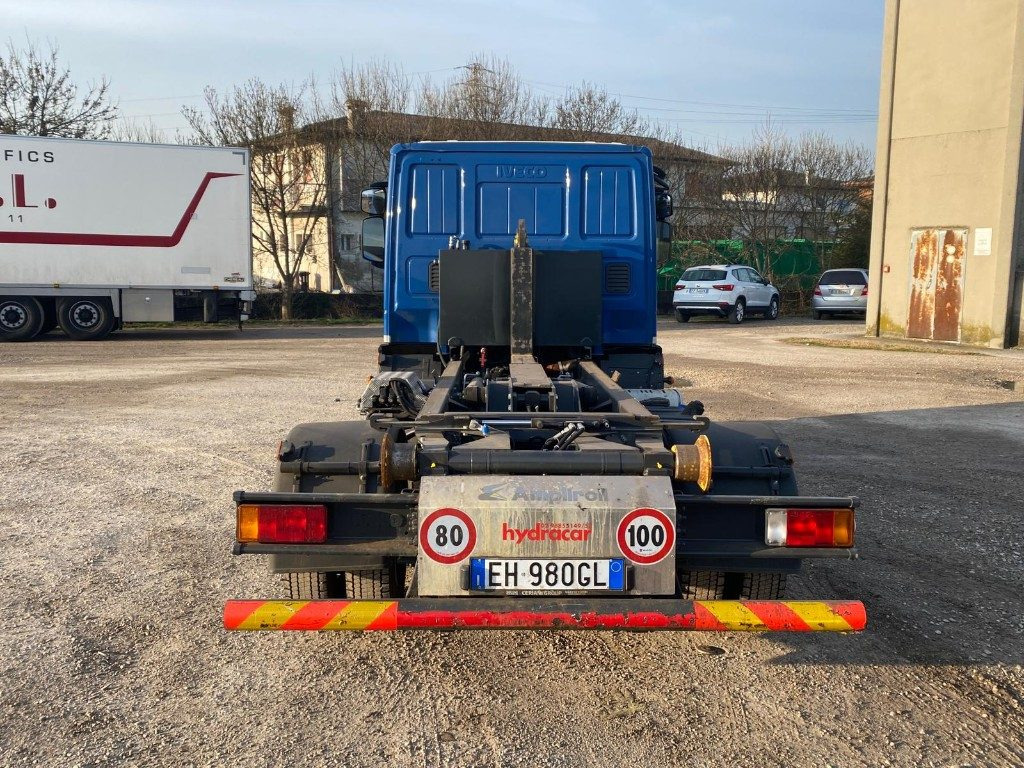 IVECO EUROCARGO 75E18 SCARRABILE - Kamion sa hidrauličnom kukom: slika 5 IVECO EUROCARGO 75E18 SCARRABILE - Kamion sa hidrauličnom kukom: slika 5