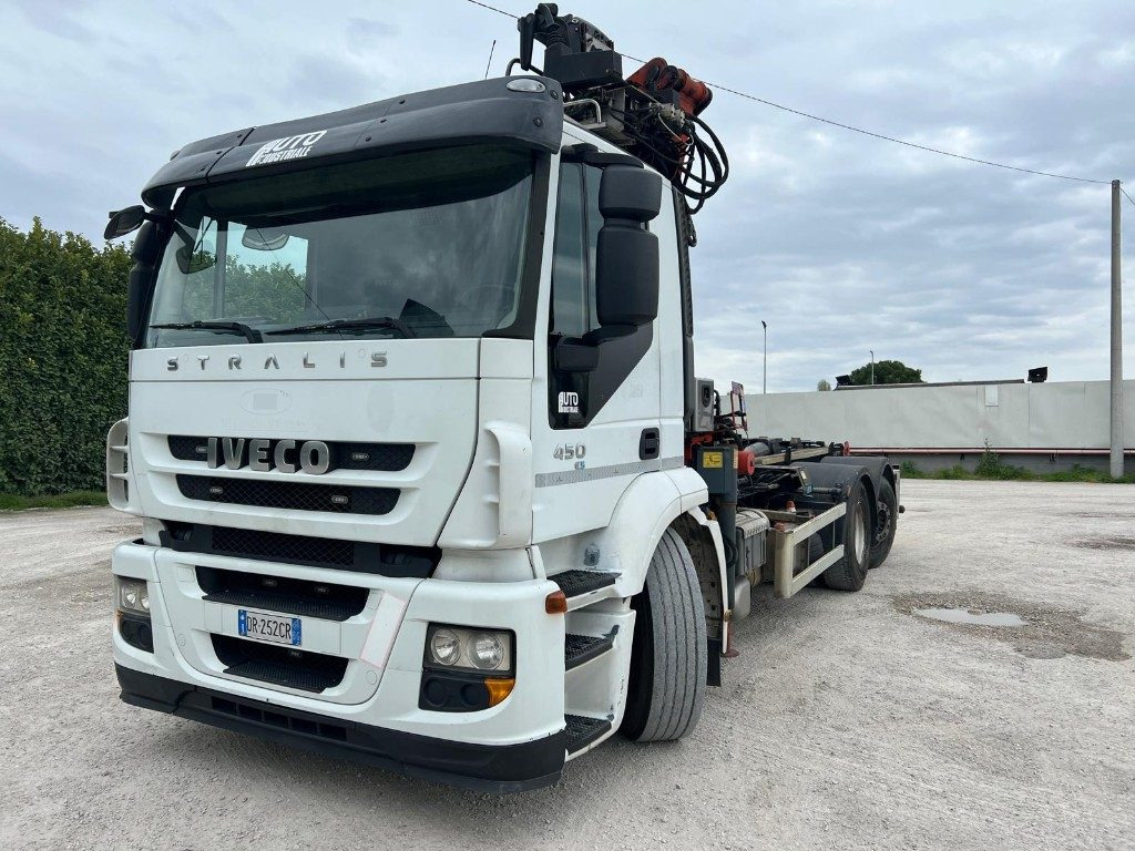 IVECO STRALIS 260E45 SCARRABILE - Kamion sa hidrauličnom kukom: slika 1 IVECO STRALIS 260E45 SCARRABILE - Kamion sa hidrauličnom kukom: slika 1