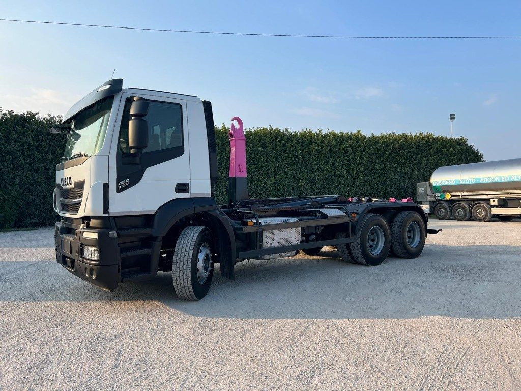 IVECO STRALIS 460 X-WAY USATO SCARRABILE 6X4 - Kamion sa hidrauličnom kukom: slika 2 IVECO STRALIS 460 X-WAY USATO SCARRABILE 6X4 - Kamion sa hidrauličnom kukom: slika 2