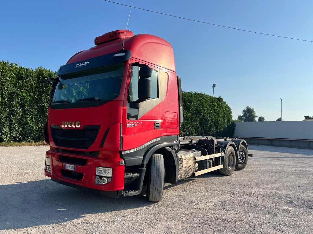 IVECO STRALIS 500 SCARRABILE - Kamion sa hidrauličnom kukom: slika 1 IVECO STRALIS 500 SCARRABILE - Kamion sa hidrauličnom kukom: slika 1