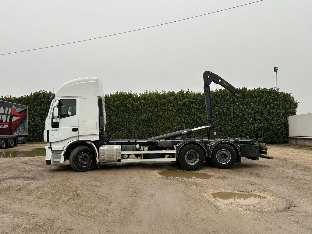IVECO STRALIS 500 SCARRABILE - Kamion sa hidrauličnom kukom: slika 3 IVECO STRALIS 500 SCARRABILE - Kamion sa hidrauličnom kukom: slika 3
