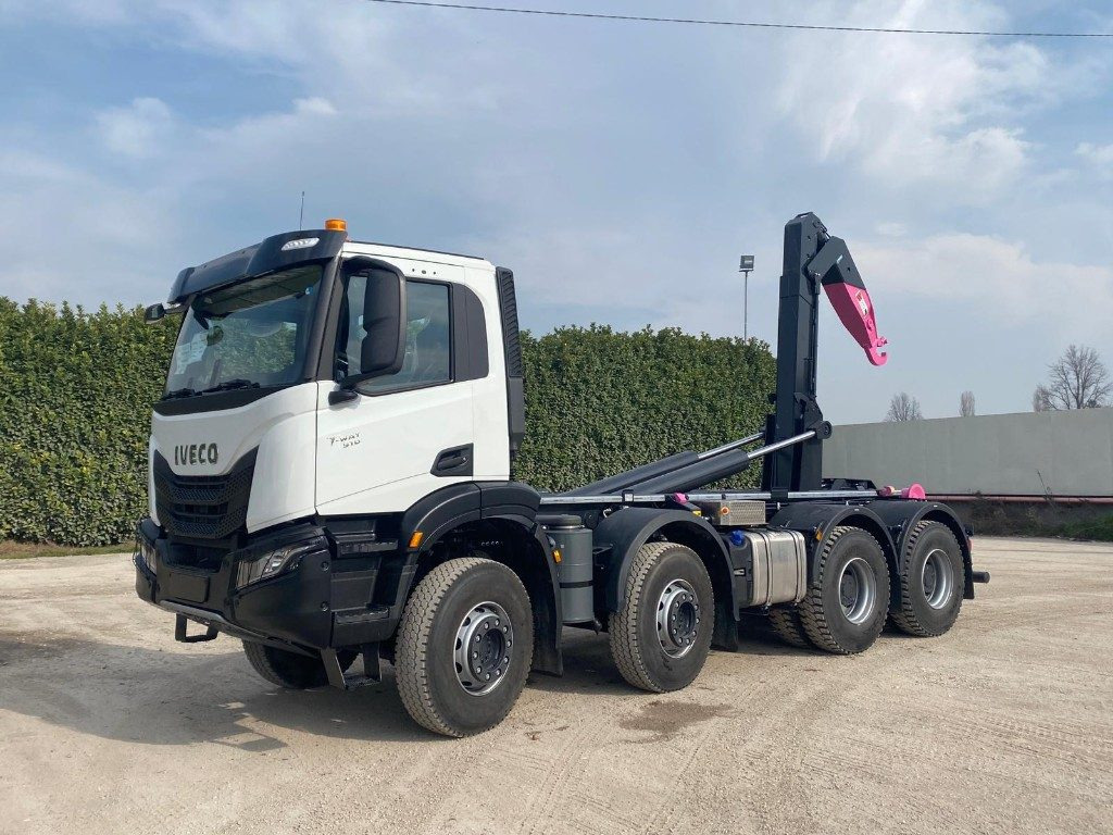 IVECO TRAKKER T-WAY AD510 NUOVO SCARRABILE - Kamion sa hidrauličnom kukom: slika 1 IVECO TRAKKER T-WAY AD510 NUOVO SCARRABILE - Kamion sa hidrauličnom kukom: slika 1
