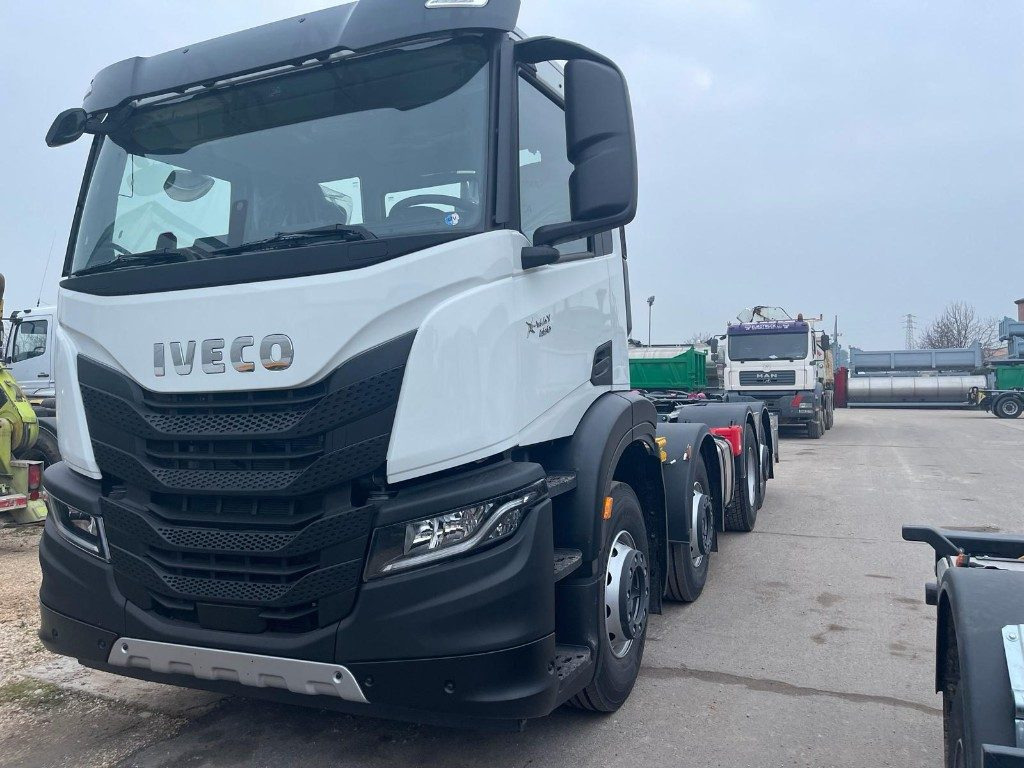 IVECO X-WAY AD350X480YPS SCARRABILE NUOVO - Kamion sa hidrauličnom kukom: slika 2 IVECO X-WAY AD350X480YPS SCARRABILE NUOVO - Kamion sa hidrauličnom kukom: slika 2