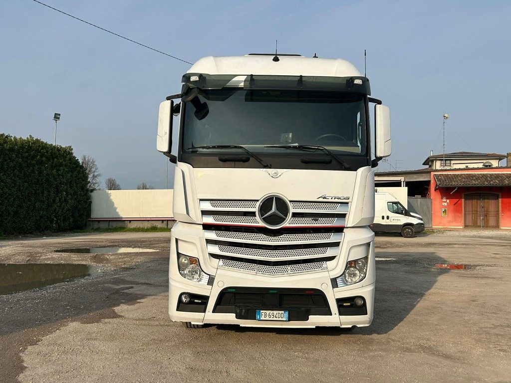 MERCEDES ACTROS 25.51 SCARRABILE - Kamion sa hidrauličnom kukom: slika 2 MERCEDES ACTROS 25.51 SCARRABILE - Kamion sa hidrauličnom kukom: slika 2