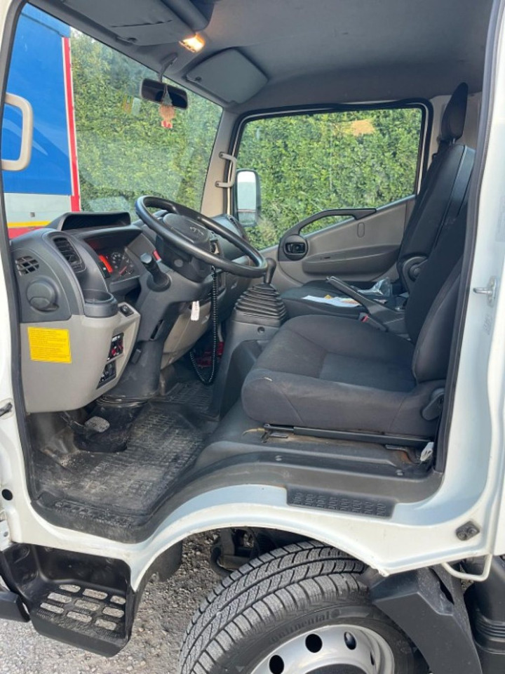 NISSAN NT400 SCARRABILE PATENTE B - Kamion sa hidrauličnom kukom: slika 4 NISSAN NT400 SCARRABILE PATENTE B - Kamion sa hidrauličnom kukom: slika 4