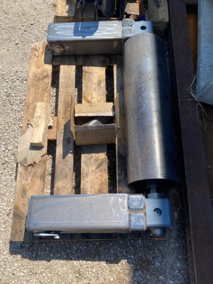 RULLO NUOVO PER SCARRABILE - Karoserija i eksterijer za Kamion: slika 3 RULLO NUOVO PER SCARRABILE - Karoserija i eksterijer za Kamion: slika 3