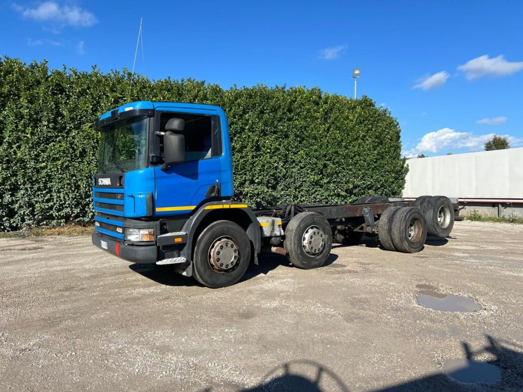 SCANIA 124GB 420 A TELAIO - Kamion sa golom šasijom i zatvorenom kabinom: slika 3 SCANIA 124GB 420 A TELAIO - Kamion sa golom šasijom i zatvorenom kabinom: slika 3