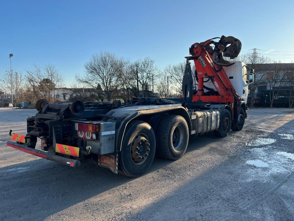 SCANIA CV R124 SCARRABILE CON GRU E POLIPO SCANIA CV R124 SCARRABILE CON GRU E POLIPO: slika 6 SCANIA CV R124 SCARRABILE CON GRU E POLIPO SCANIA CV R124 SCARRABILE CON GRU E POLIPO: slika 6