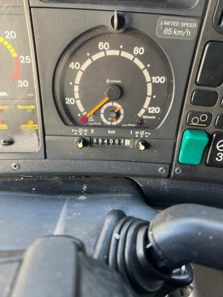 SCANIA CV R124 SCARRABILE CON GRU E POLIPO SCANIA CV R124 SCARRABILE CON GRU E POLIPO: slika 9 SCANIA CV R124 SCARRABILE CON GRU E POLIPO SCANIA CV R124 SCARRABILE CON GRU E POLIPO: slika 9