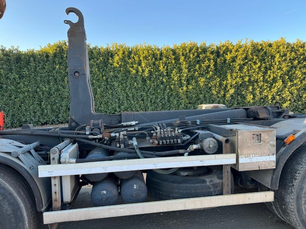 SCANIA CV R124 SCARRABILE CON GRU E POLIPO SCANIA CV R124 SCARRABILE CON GRU E POLIPO: slika 11 SCANIA CV R124 SCARRABILE CON GRU E POLIPO SCANIA CV R124 SCARRABILE CON GRU E POLIPO: slika 11