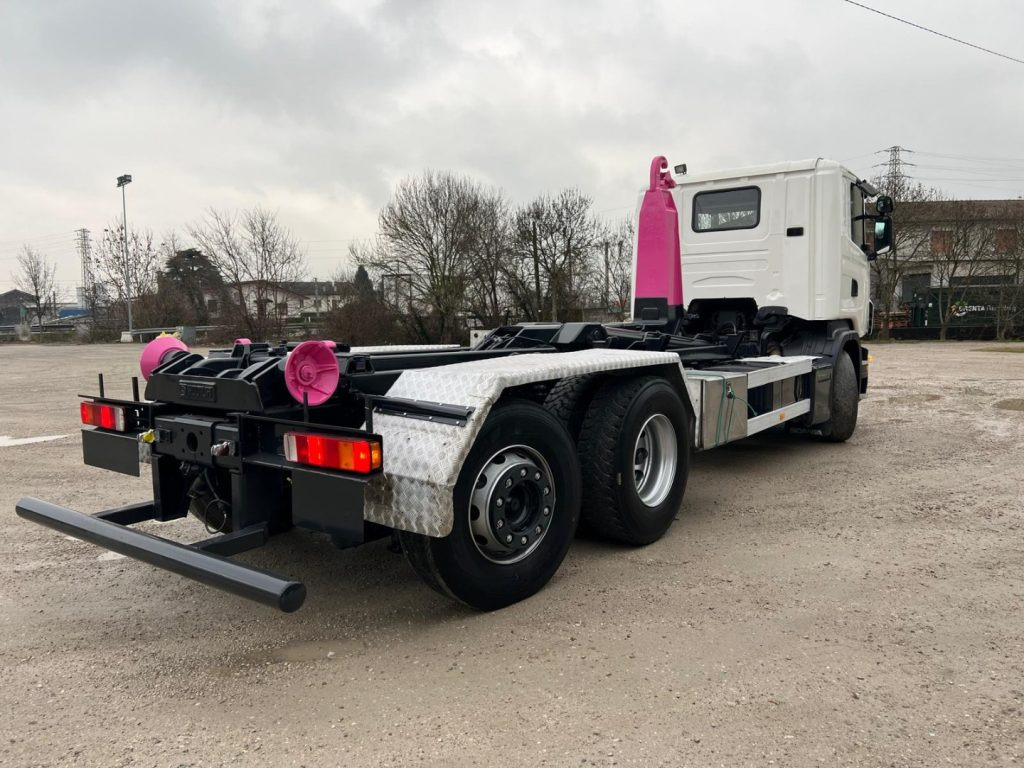 SCANIA R380 SCARRABILE - Kamion sa hidrauličnom kukom: slika 3 SCANIA R380 SCARRABILE - Kamion sa hidrauličnom kukom: slika 3