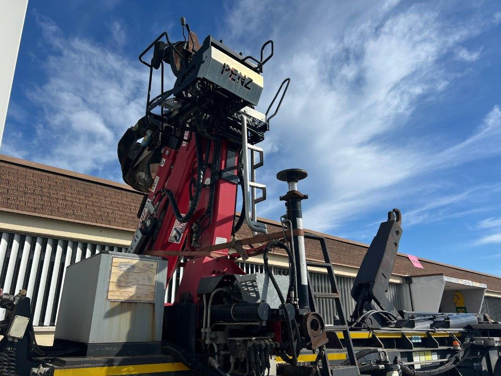 TECNOKAR SEMIRIMORCHIO TECNOKAR SCARRABILE CON GRU - Poluprikolica za prevoz kontejnera/ Poluprikolica sa promenjivim sandukom: slika 5 TECNOKAR SEMIRIMORCHIO TECNOKAR SCARRABILE CON GRU - Poluprikolica za prevoz kontejnera/ Poluprikolica sa promenjivim sandukom: slika 5