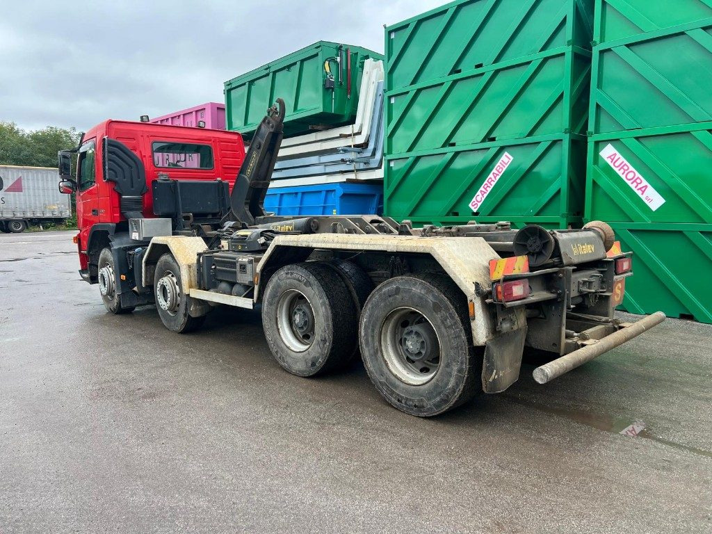 VOLVO FM460 SCARRABILE 8X4 - Kamion sa hidrauličnom kukom: slika 4 VOLVO FM460 SCARRABILE 8X4 - Kamion sa hidrauličnom kukom: slika 4