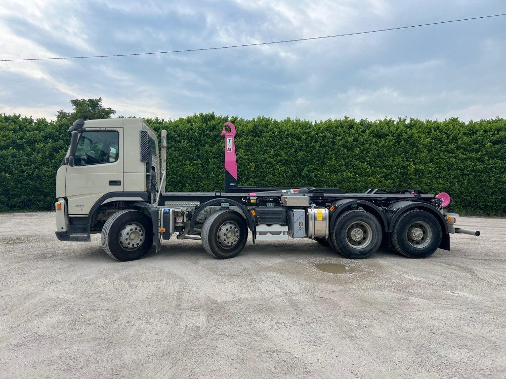 VOLVO FM480 SCARRABILE 8X4 - Kamion sa hidrauličnom kukom: slika 2 VOLVO FM480 SCARRABILE 8X4 - Kamion sa hidrauličnom kukom: slika 2
