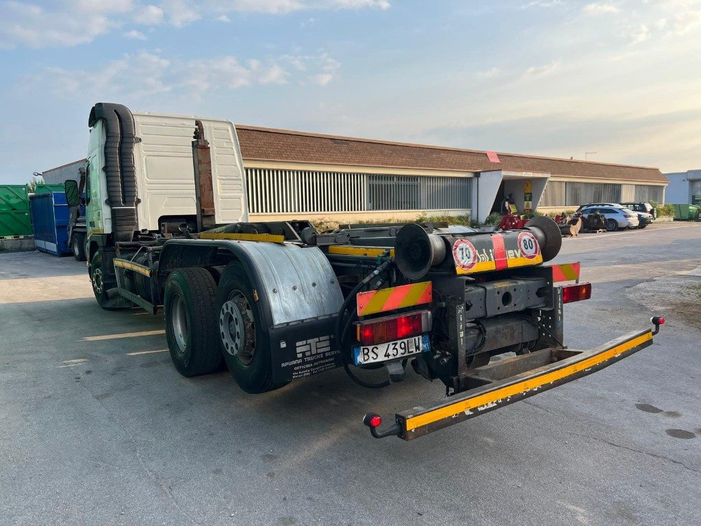 VOLVO FM7 SCARRABILE - Kamion sa hidrauličnom kukom: slika 5 VOLVO FM7 SCARRABILE - Kamion sa hidrauličnom kukom: slika 5