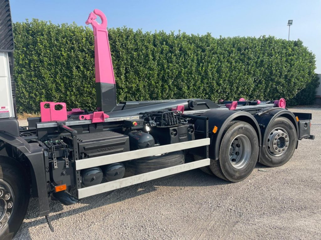 VOLVO FM9 SCARRABILE - Kamion sa hidrauličnom kukom: slika 4 VOLVO FM9 SCARRABILE - Kamion sa hidrauličnom kukom: slika 4