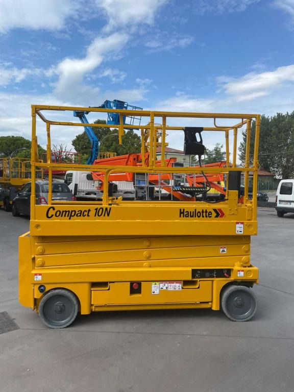 Haulotte COMPACT 10N - Lift u obliku makaza: slika 2 Haulotte COMPACT 10N - Lift u obliku makaza: slika 2